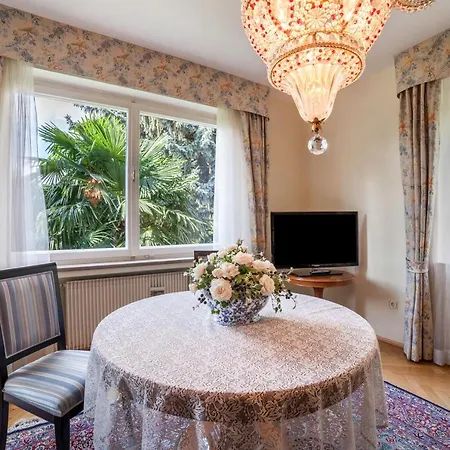 Villa Coris Ferienwohnung Magnolia Merano Exterior photo